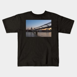 Thames River Sunrise Millennium Bridge London UK United Kingdom Kids T-Shirt